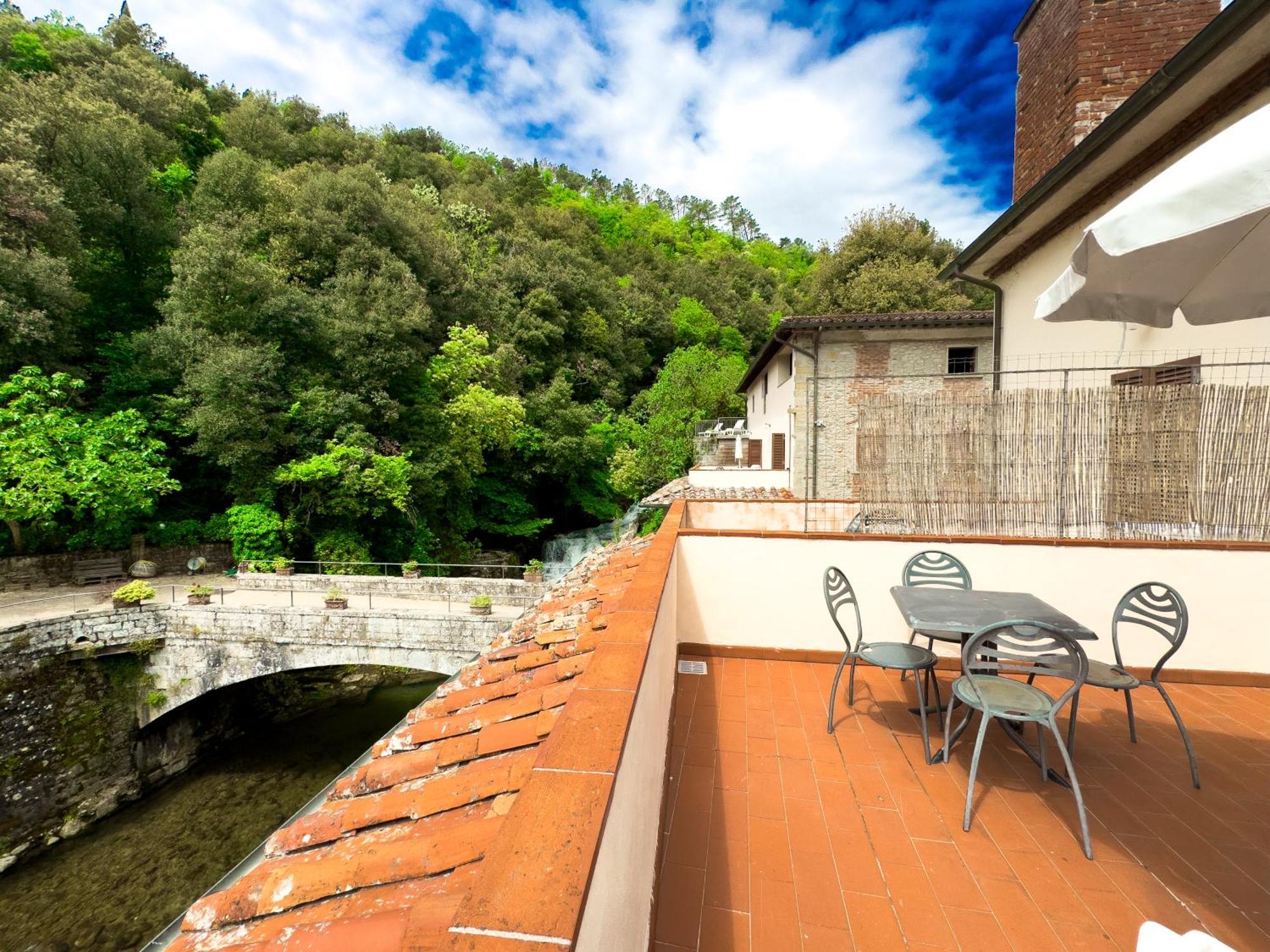 La Ferriera Exclusive Resort - Pool & Waterfall Loro Ciuffenna Esterno foto